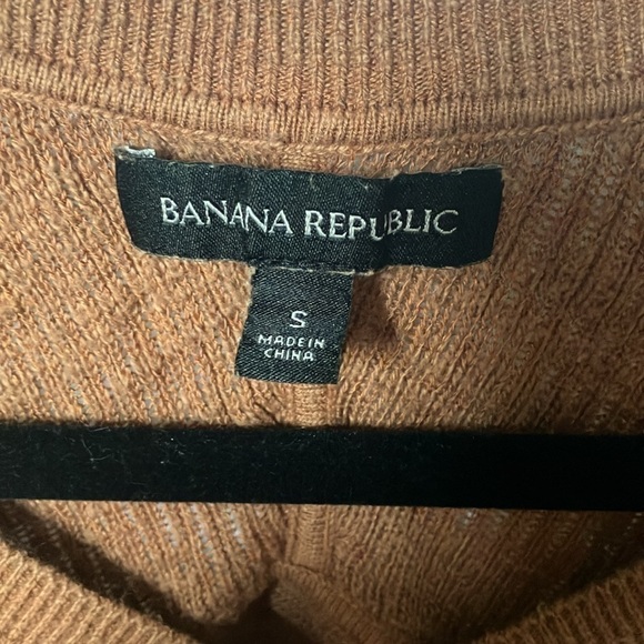 Banana Republic: Rust colored, oversized, sheer shoulders, lightweight sweater-S - Picture 2 of 16